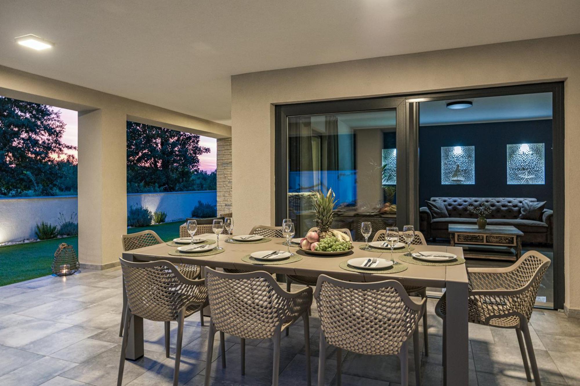 Special Offer! New Luxury Apartment With Pool, Fitness, Outdoor Bar&Grill Buje Exterior foto