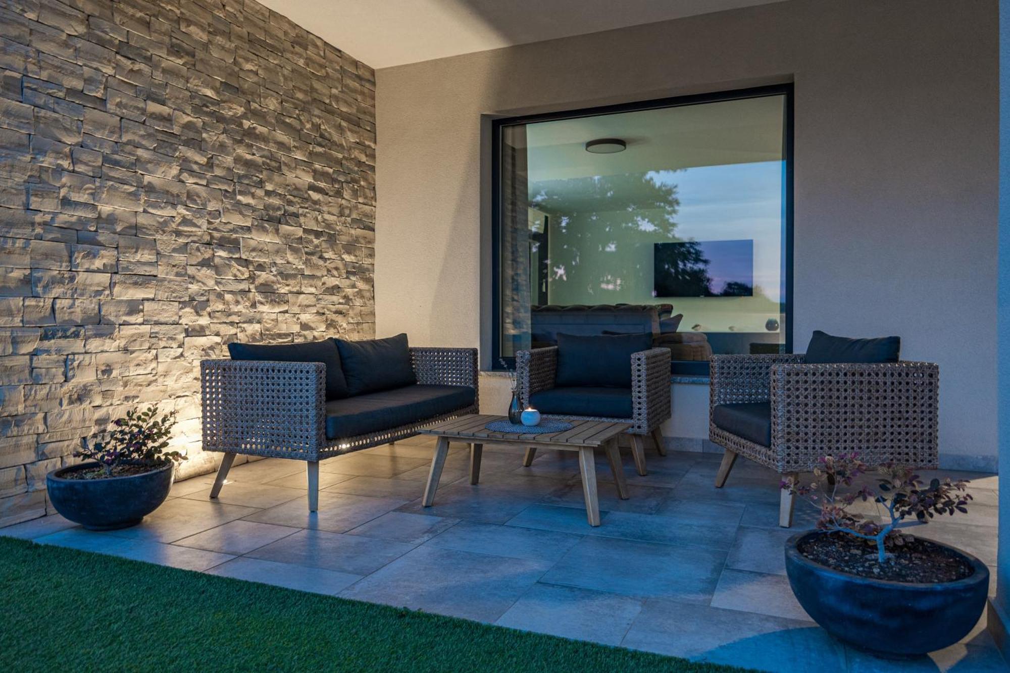 Special Offer! New Luxury Apartment With Pool, Fitness, Outdoor Bar&Grill Buje Exterior foto