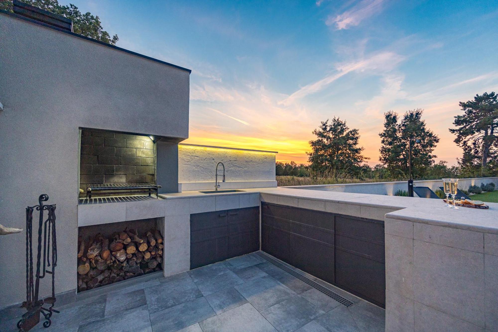 Special Offer! New Luxury Apartment With Pool, Fitness, Outdoor Bar&Grill Buje Exterior foto