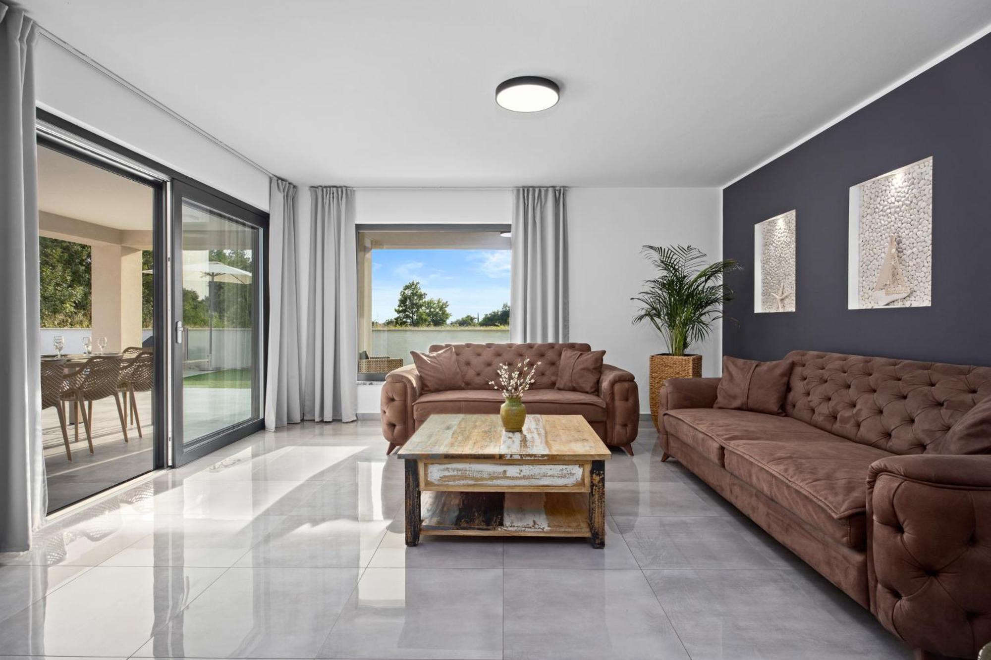 Special Offer! New Luxury Apartment With Pool, Fitness, Outdoor Bar&Grill Buje Exterior foto