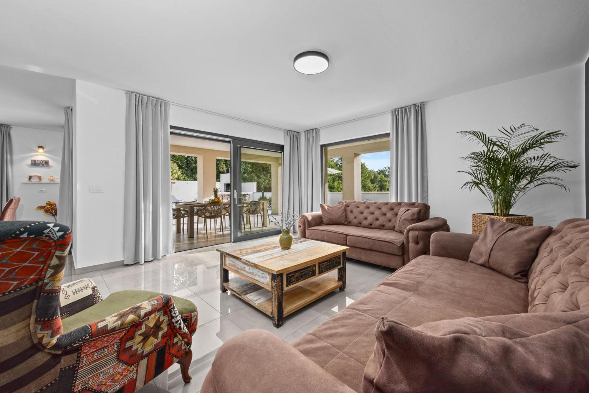 Special Offer! New Luxury Apartment With Pool, Fitness, Outdoor Bar&Grill Buje Exterior foto